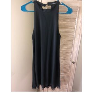 Black sleeveless dress